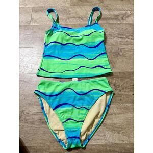 Two-Piece Green and Blue Wave Pattern Tankini Swimsuit